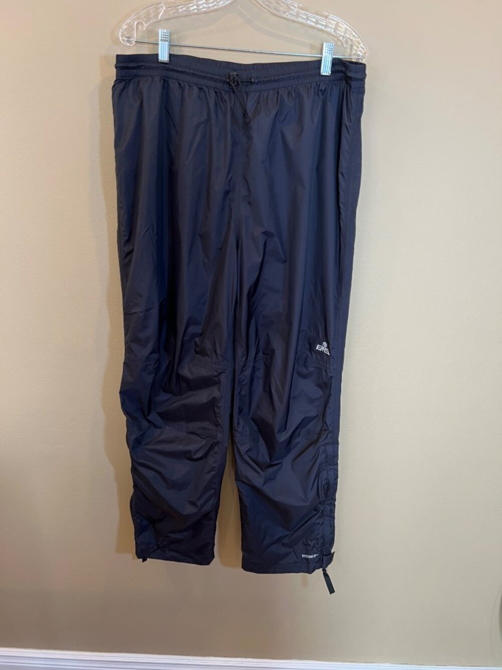 EMS Eastern Mountain Sports Men’s Pants Size Large Short Nylon Track